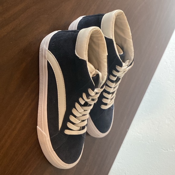 Madewell high top sneakers, navy and white - Picture 4 of 4